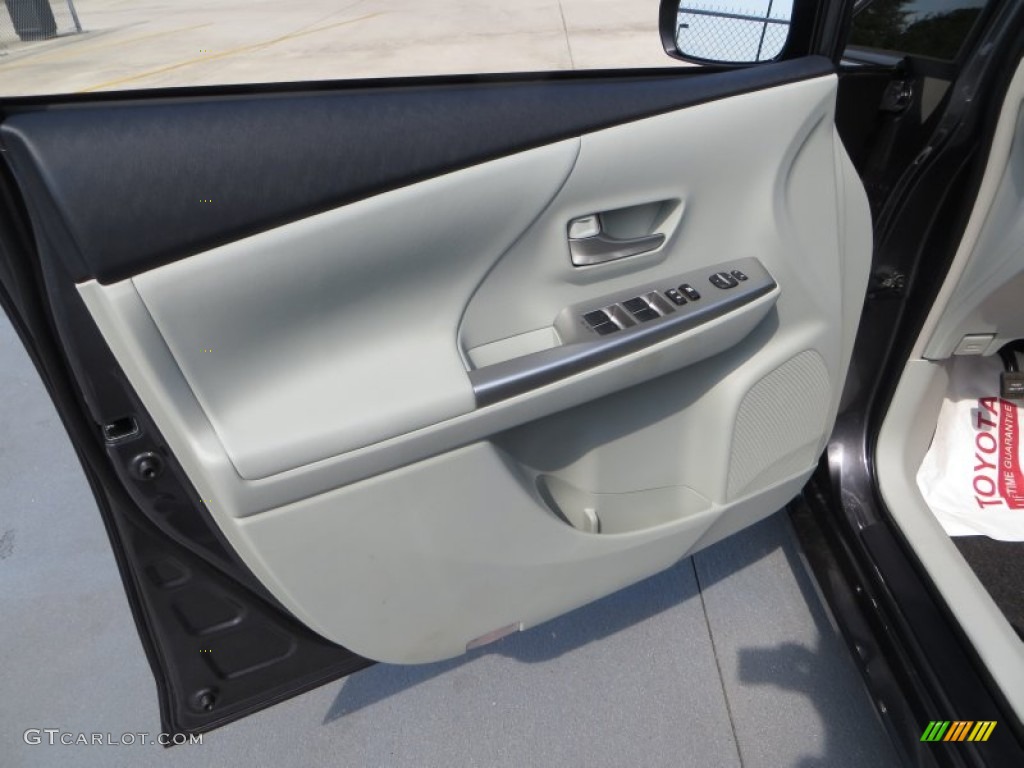 2013 Prius v Five Hybrid - Magnetic Gray Metallic / Misty Gray photo #21