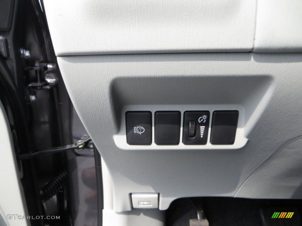 2013 Prius v Five Hybrid - Magnetic Gray Metallic / Misty Gray photo #32