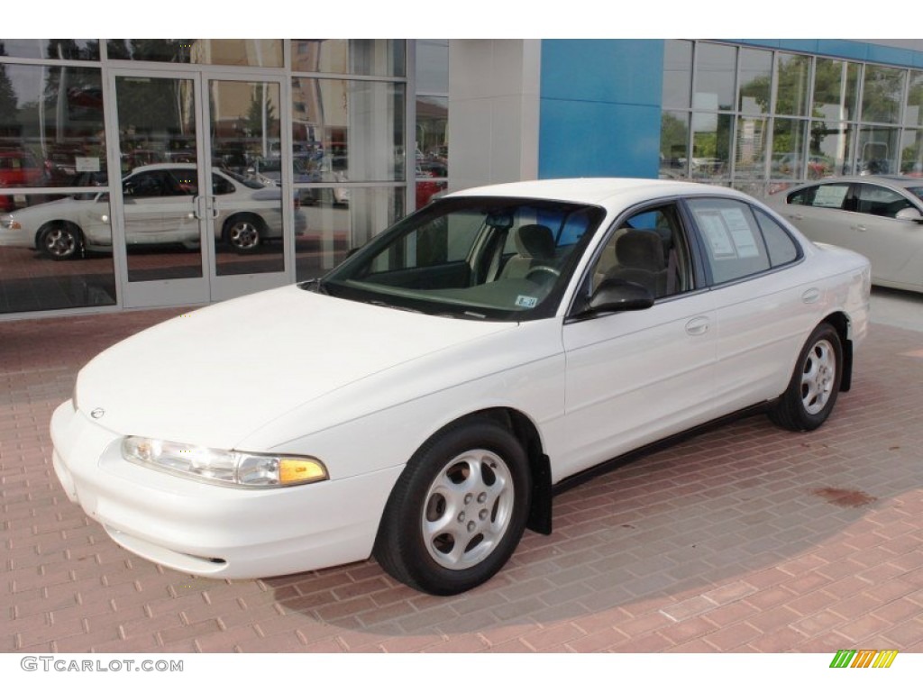 1998 Intrigue  - Bright White / Gray photo #3
