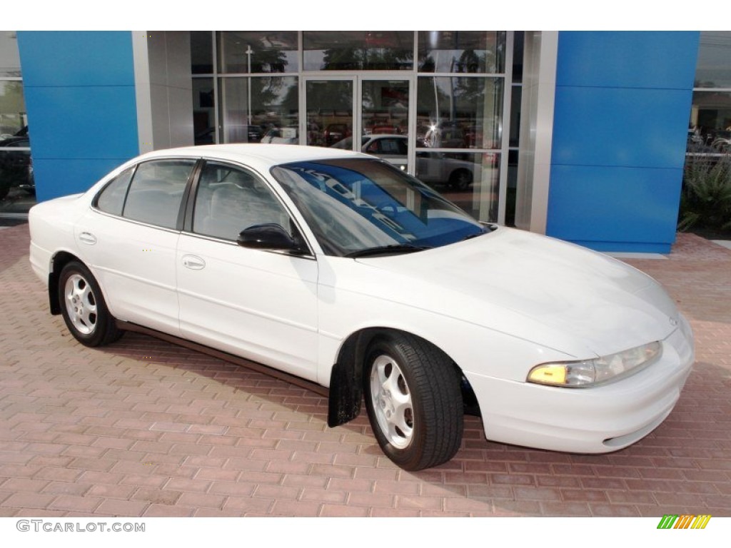1998 Intrigue  - Bright White / Gray photo #10