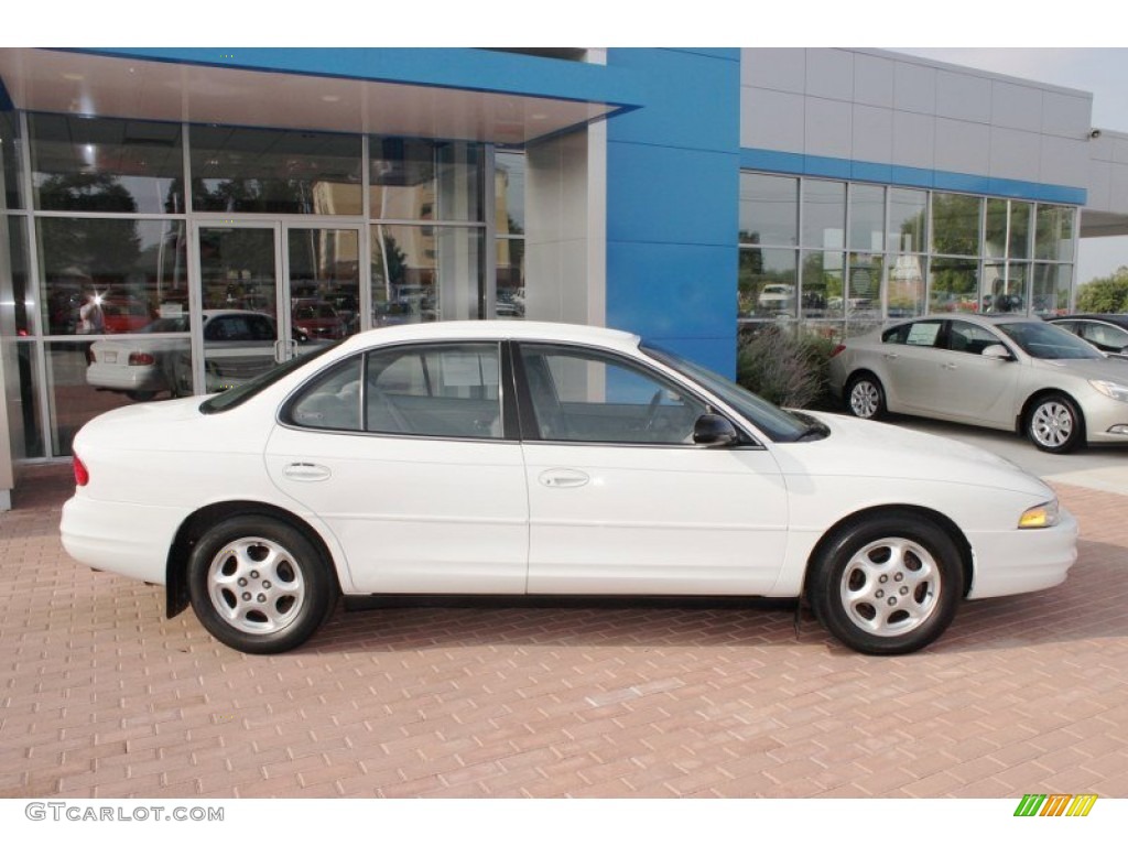 1998 Intrigue  - Bright White / Gray photo #12