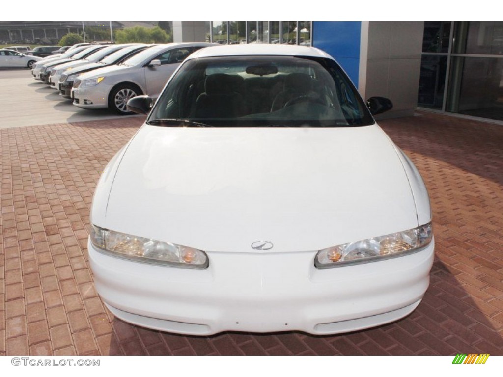 1998 Intrigue  - Bright White / Gray photo #15