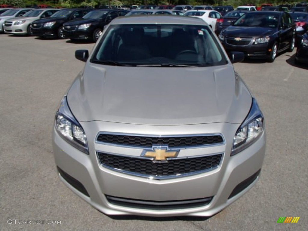 2013 Malibu LS - Champagne Silver Metallic / Jet Black/Titanium photo #3