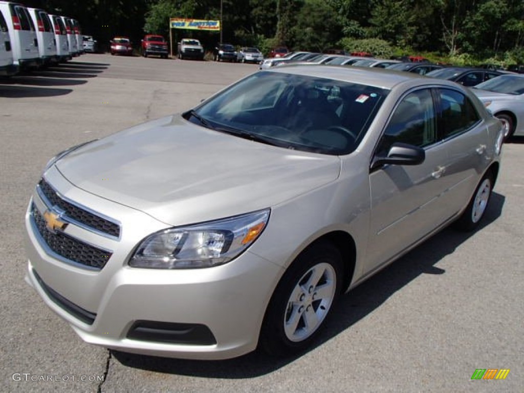2013 Malibu LS - Champagne Silver Metallic / Jet Black/Titanium photo #4