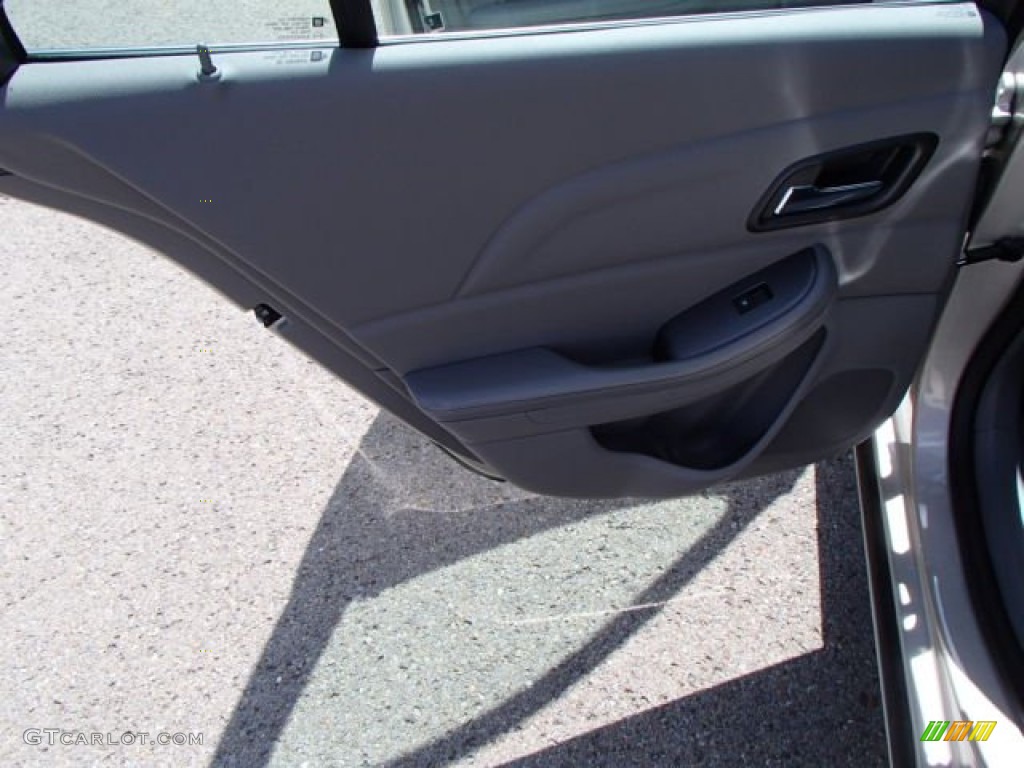 2013 Malibu LS - Champagne Silver Metallic / Jet Black/Titanium photo #13