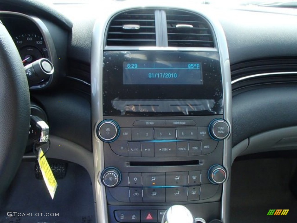 2013 Malibu LS - Champagne Silver Metallic / Jet Black/Titanium photo #16