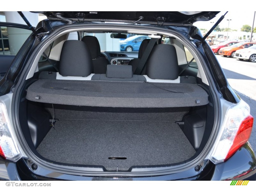 2014 Toyota Yaris L 3 Door Trunk Photo #85363798