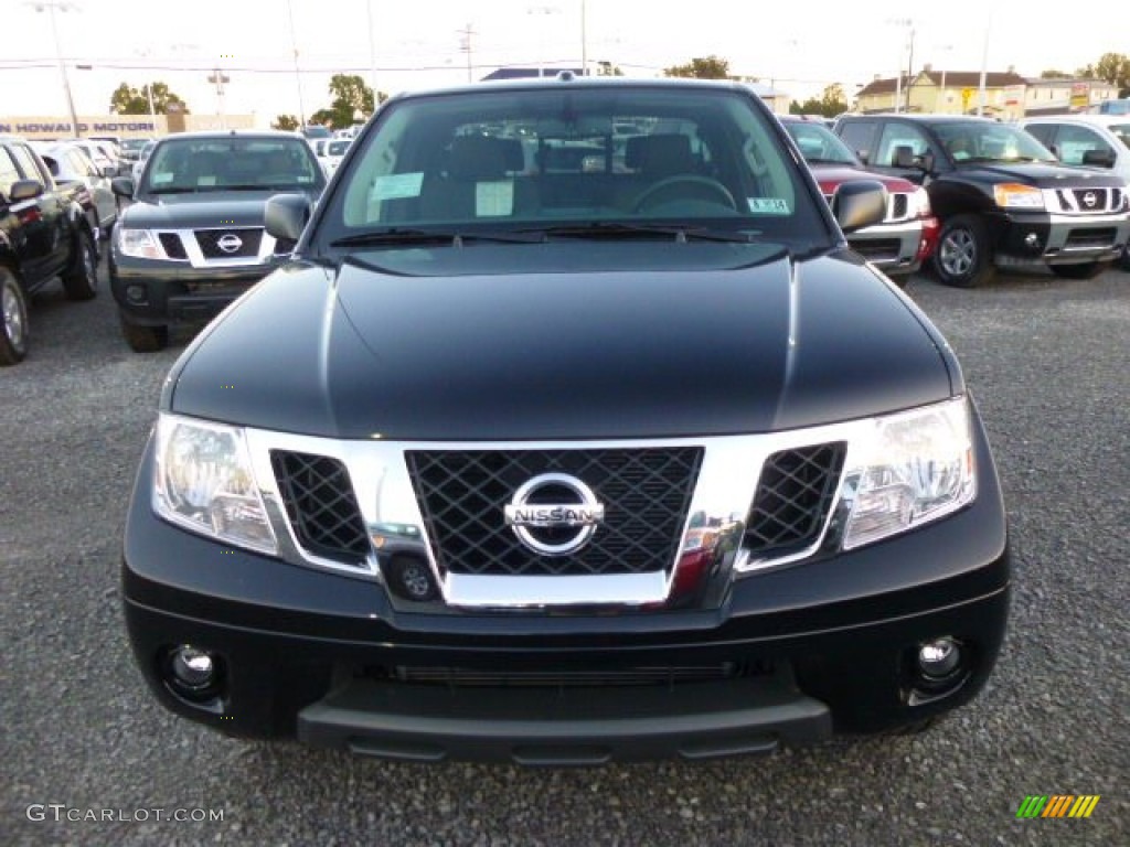 2013 Frontier SV V6 King Cab 4x4 - Super Black / Graphite Steel photo #2