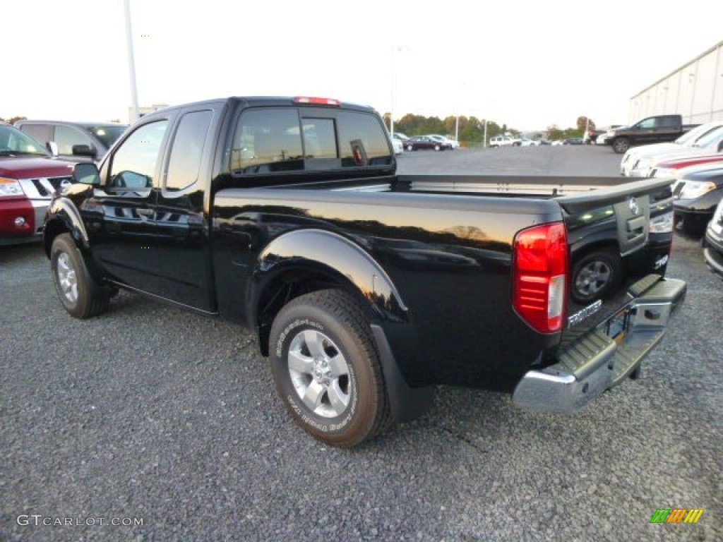 2013 Frontier SV V6 King Cab 4x4 - Super Black / Graphite Steel photo #5