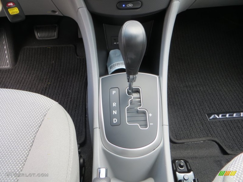 2013 Accent GLS 4 Door - Boston Red / Gray photo #25