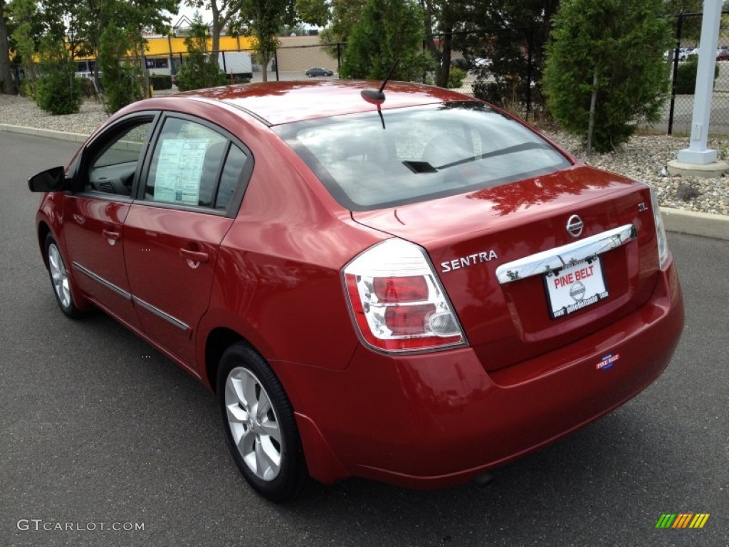 2010 Sentra 2.0 SL - Red Brick Metallic / Charcoal photo #5