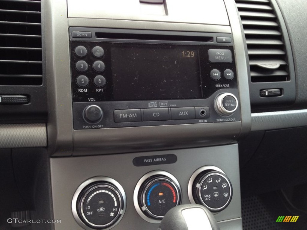 2010 Sentra 2.0 SL - Red Brick Metallic / Charcoal photo #14