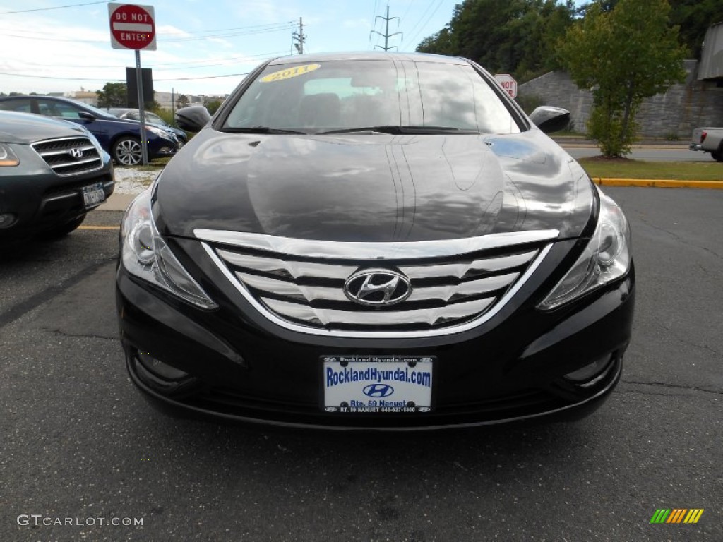 2011 Sonata SE - Black Plum Pearl / Gray photo #2