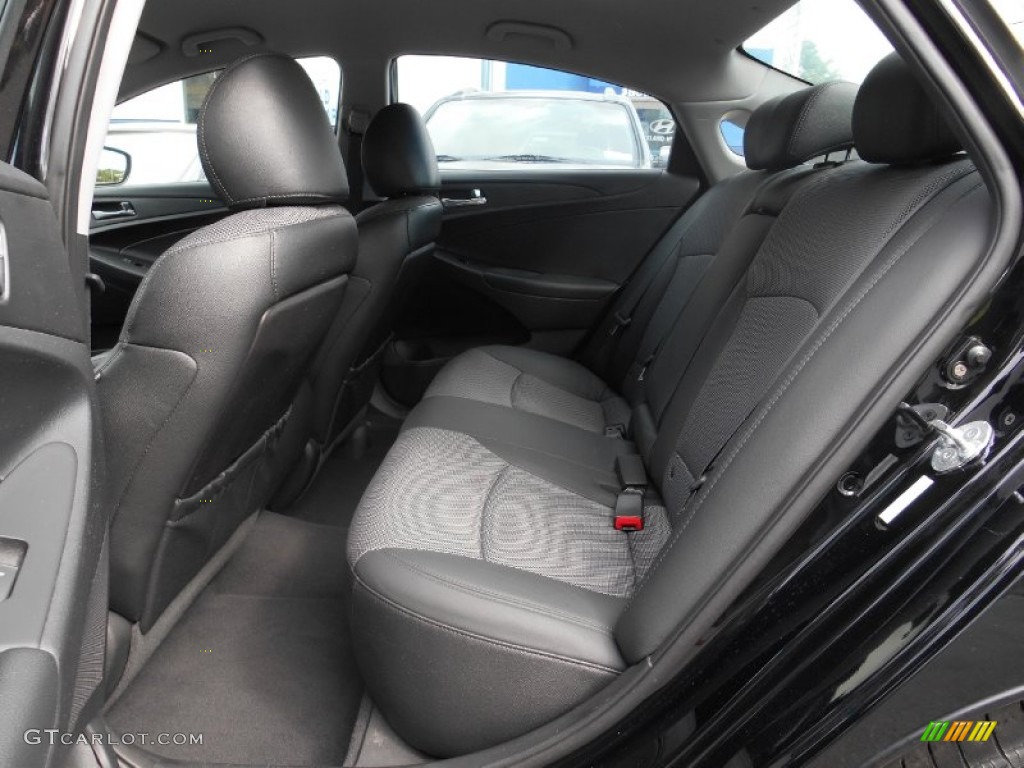2011 Sonata SE - Black Plum Pearl / Gray photo #19