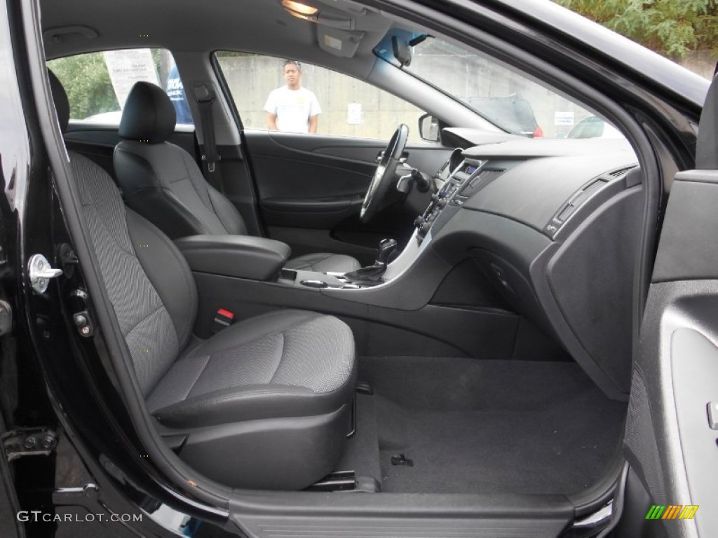 2011 Sonata SE - Black Plum Pearl / Gray photo #25