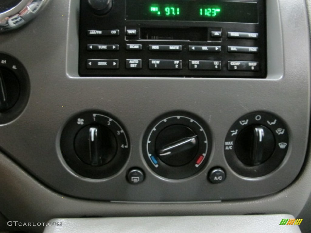 2005 Expedition XLT 4x4 - Dark Shadow Grey Metallic / Medium Flint Grey photo #32