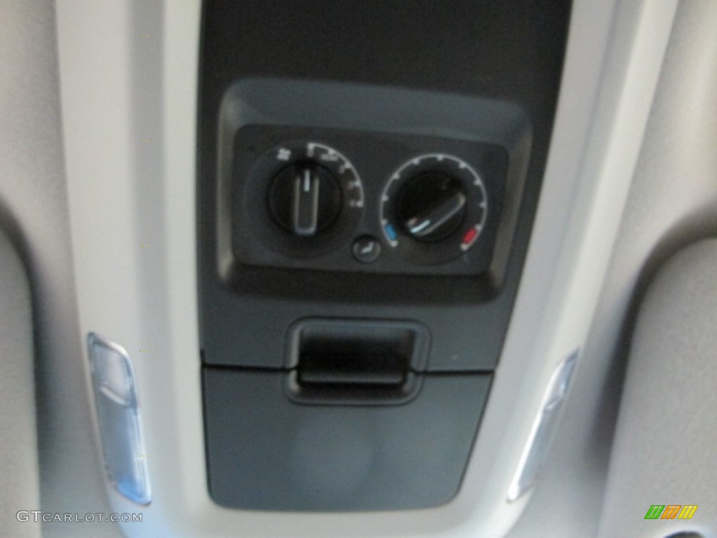 2005 Expedition XLT 4x4 - Dark Shadow Grey Metallic / Medium Flint Grey photo #33