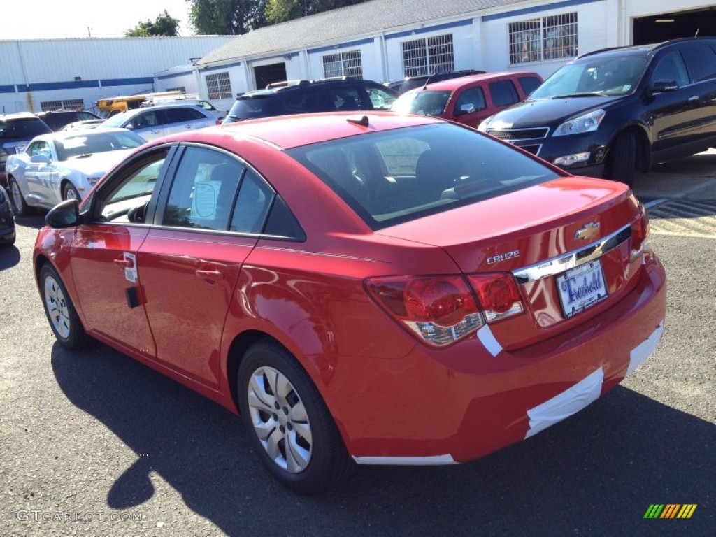2014 Cruze LS - Red Hot / Jet Black/Medium Titanium photo #4