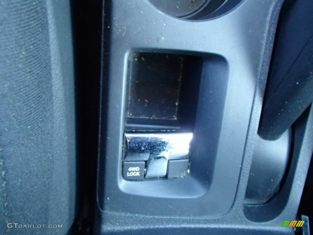 2012 Patriot Latitude 4x4 - Rescue Green Metallic / Dark Slate Gray photo #21