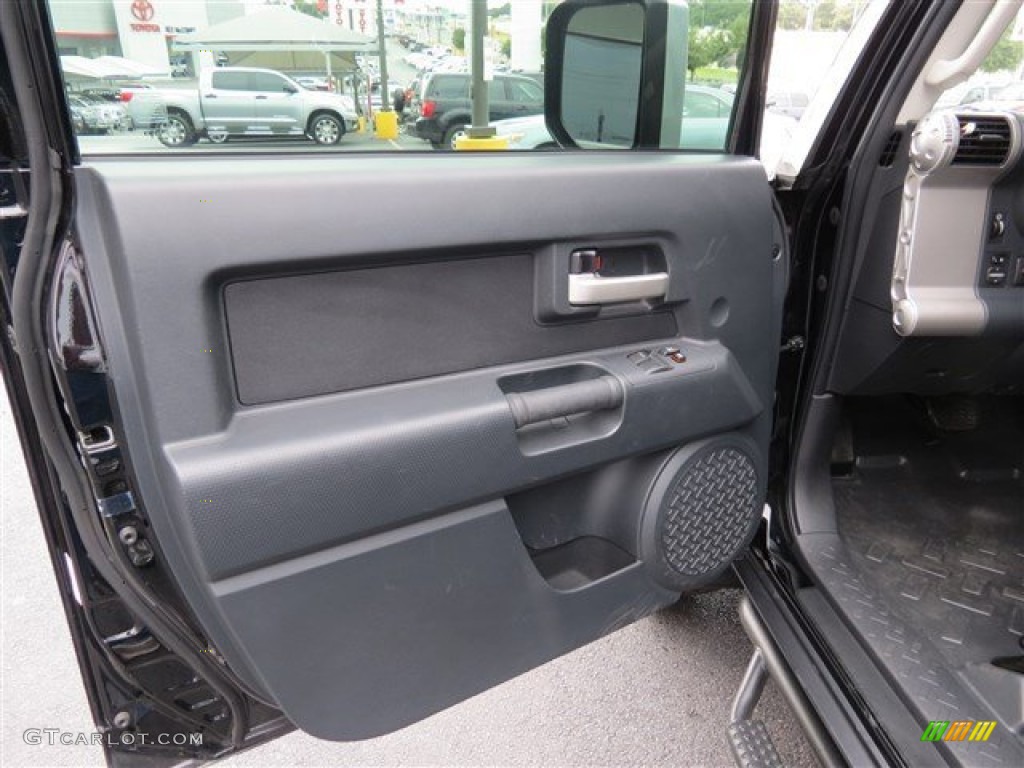 2011 Toyota FJ Cruiser TRD Door Panel Photos