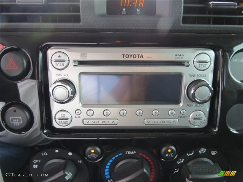 2011 Toyota FJ Cruiser TRD Audio System Photos