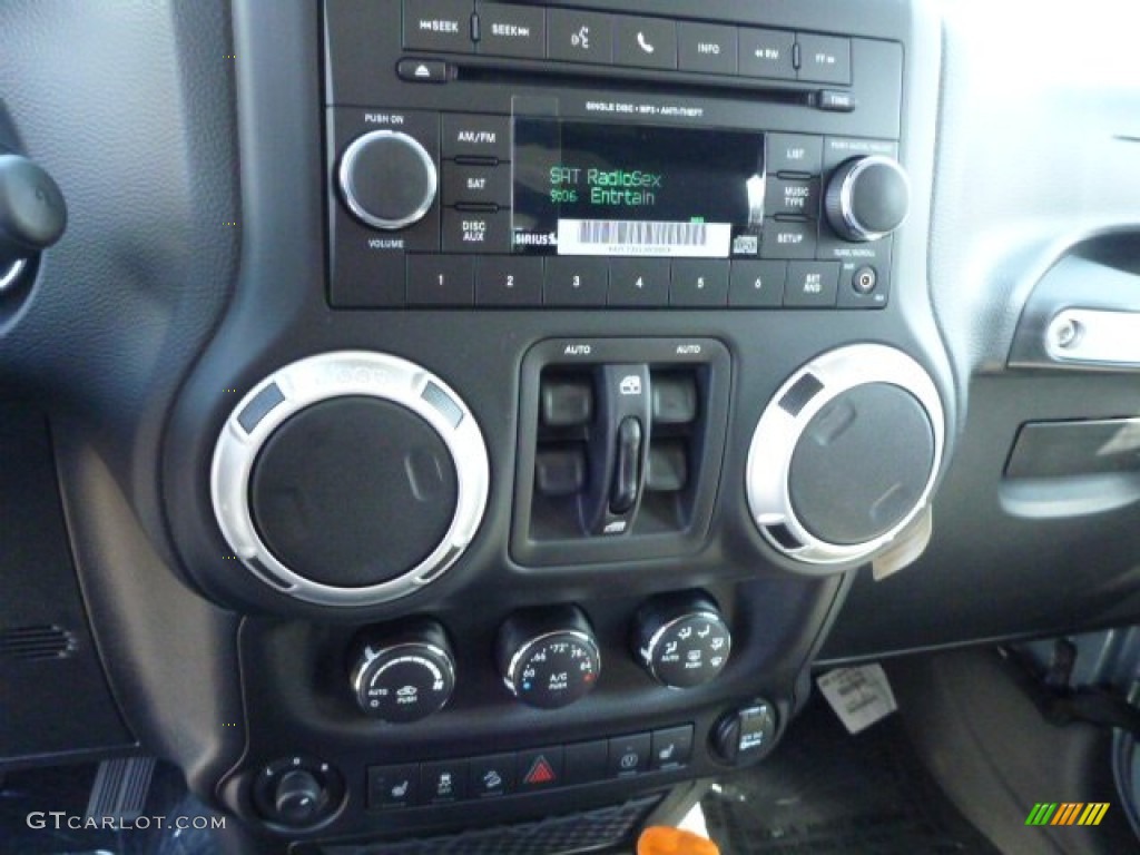 2014 Jeep Wrangler Unlimited Sahara 4x4 Controls Photo #85379896