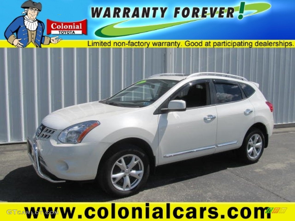 2011 Rogue SV AWD - Pearl White / Black photo #1