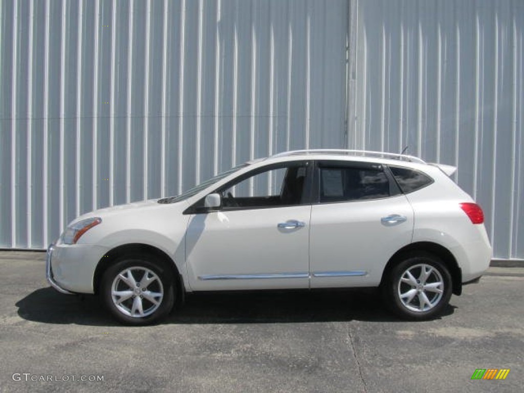 2011 Rogue SV AWD - Pearl White / Black photo #2