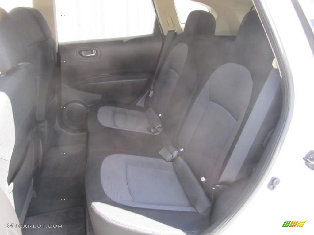 2011 Rogue SV AWD - Pearl White / Black photo #13