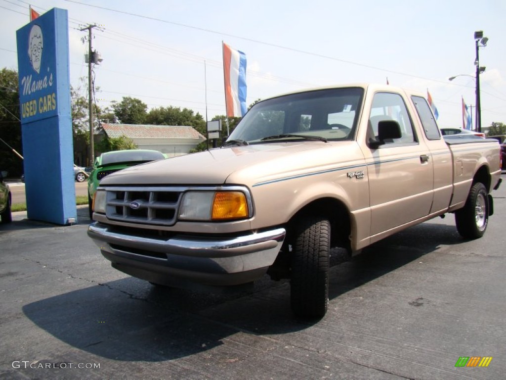 2010 F150 Lariat SuperCrew - Pueblo Gold Metallic / Tan photo #23