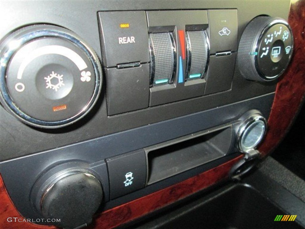 2012 Chevrolet Suburban LS Controls Photo #85383547