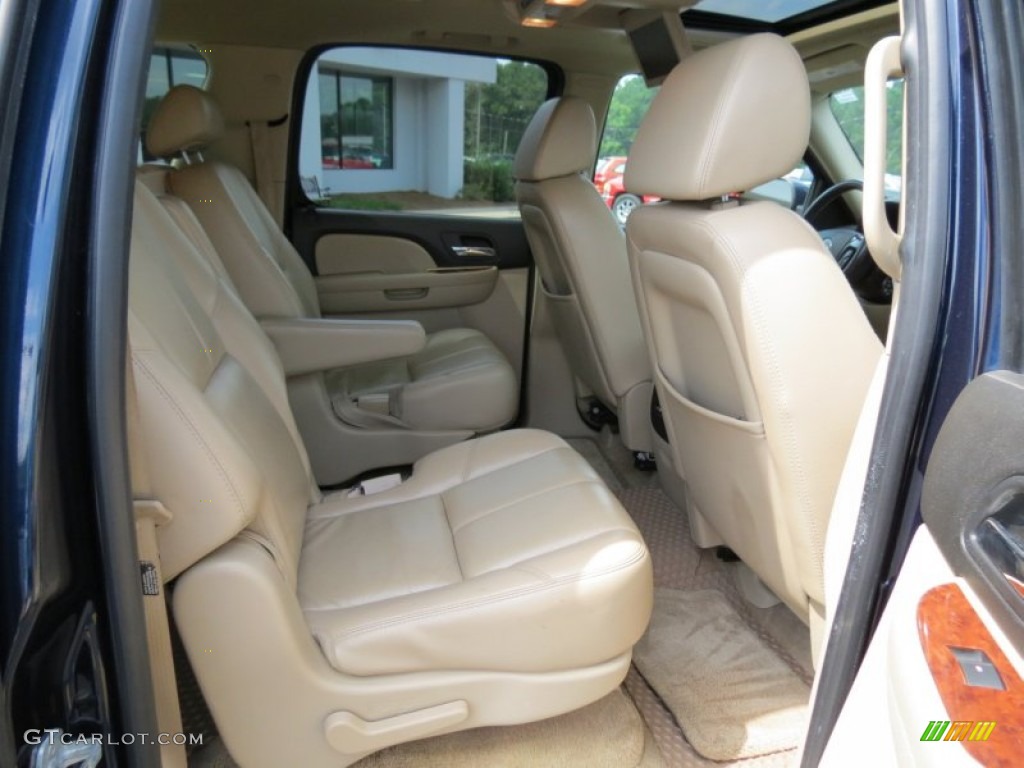 2007 Suburban 1500 LT - Dark Blue Metallic / Light Cashmere/Ebony photo #17