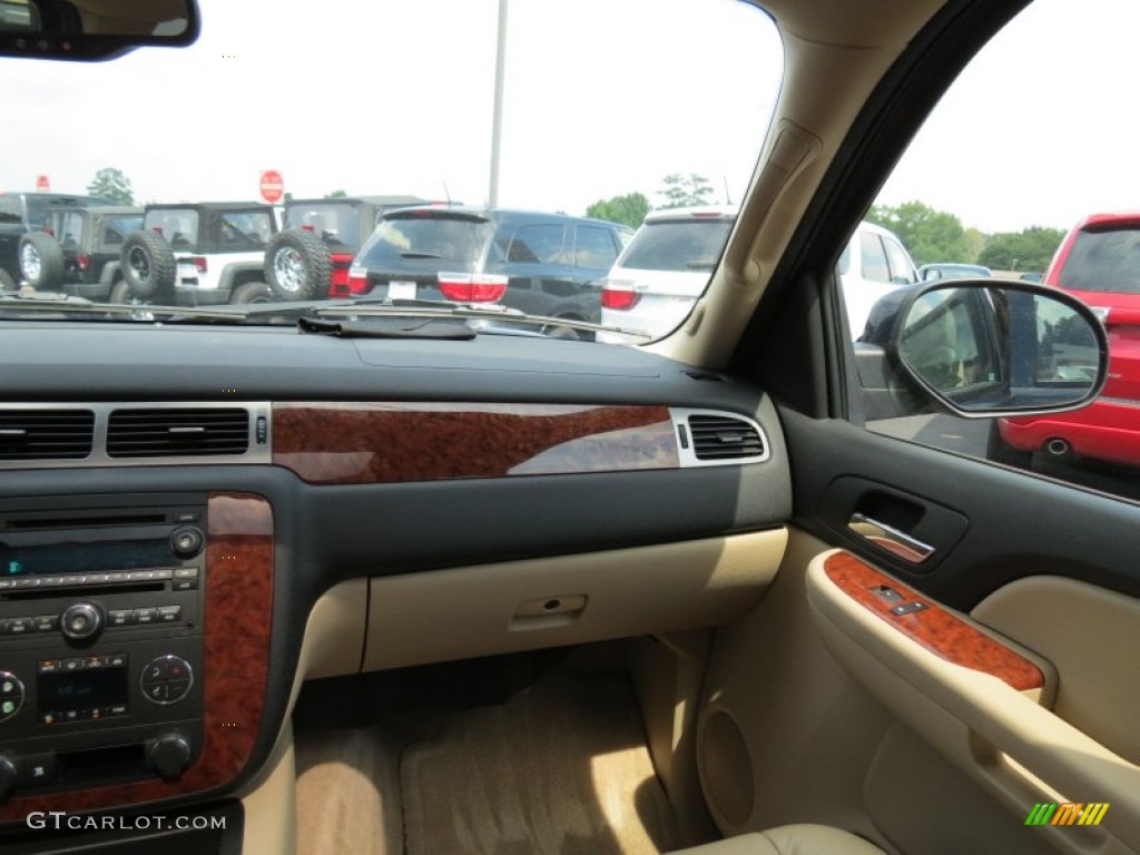 2007 Suburban 1500 LT - Dark Blue Metallic / Light Cashmere/Ebony photo #19