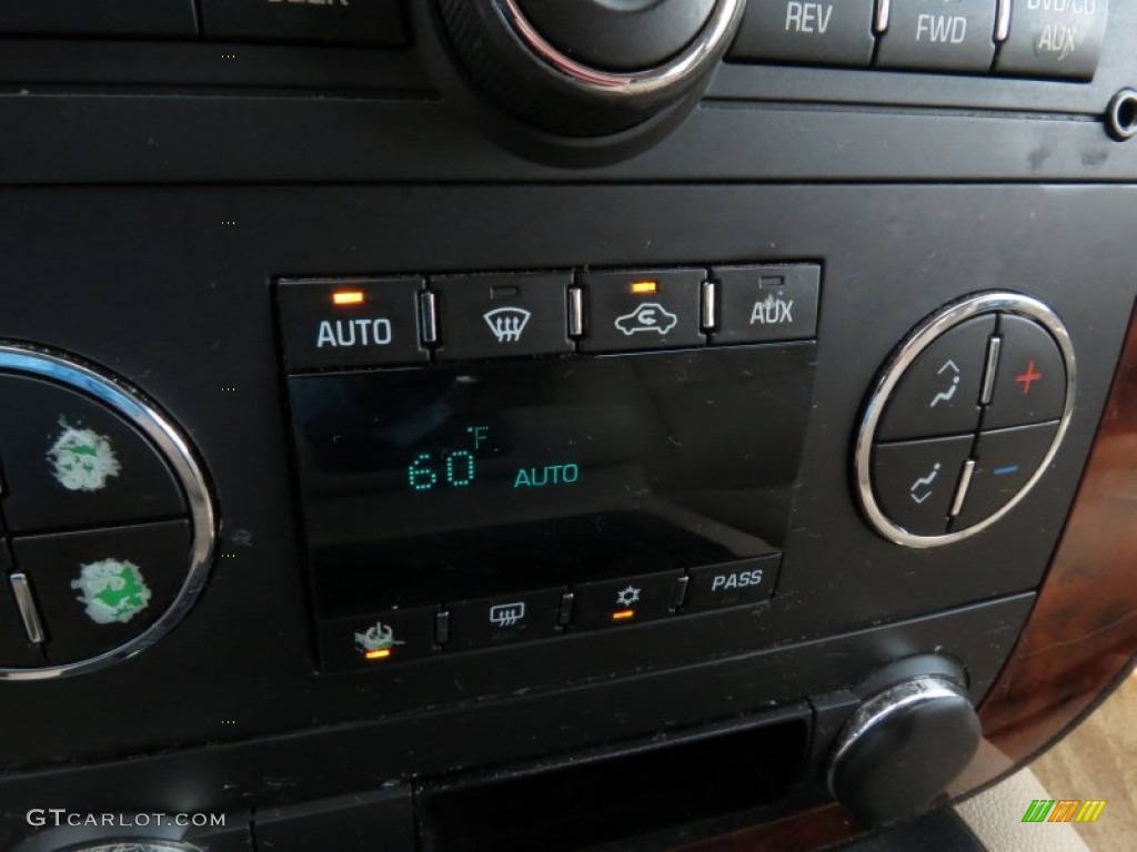 2007 Suburban 1500 LT - Dark Blue Metallic / Light Cashmere/Ebony photo #24