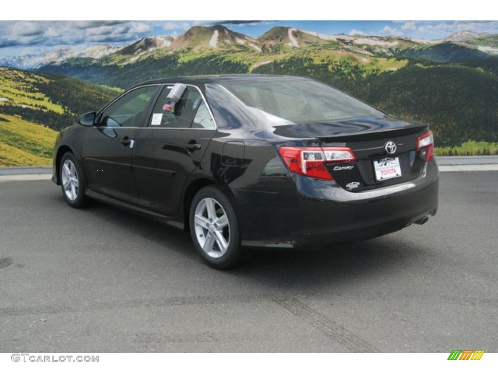 2014 Camry SE - Attitude Black Metallic / Black photo #3