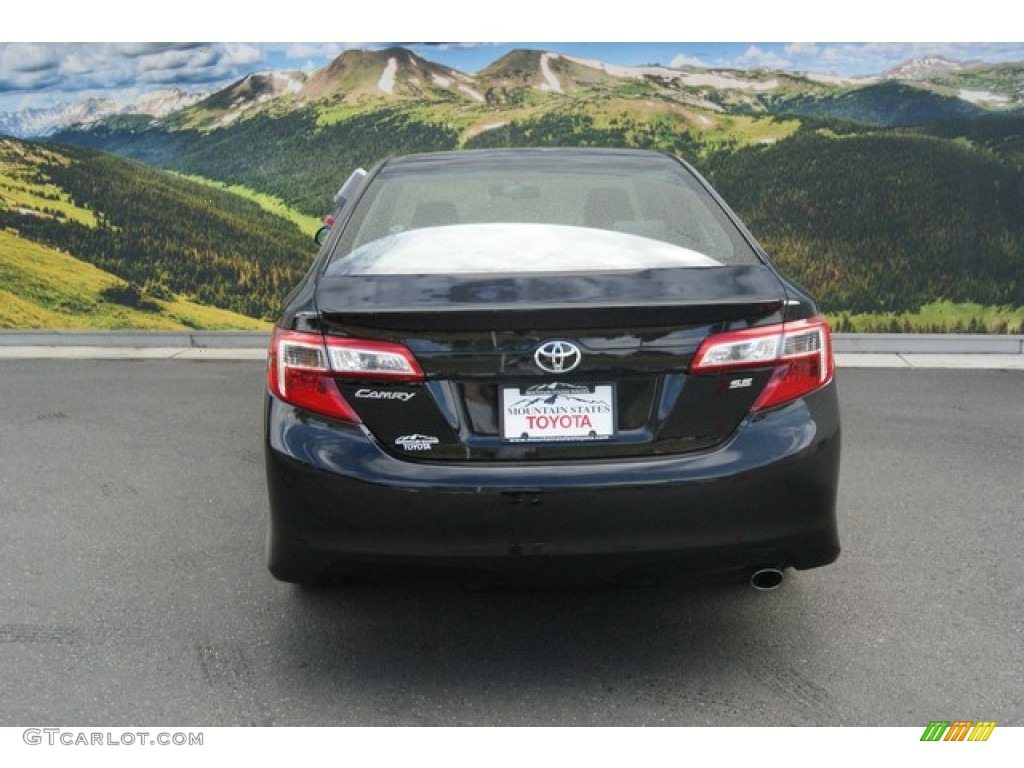 2014 Camry SE - Attitude Black Metallic / Black photo #4