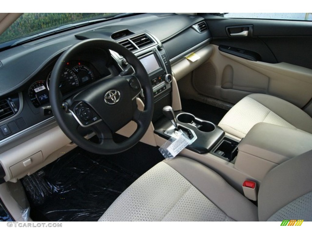 Ivory Interior 2014 Toyota Camry LE Photo #85386789