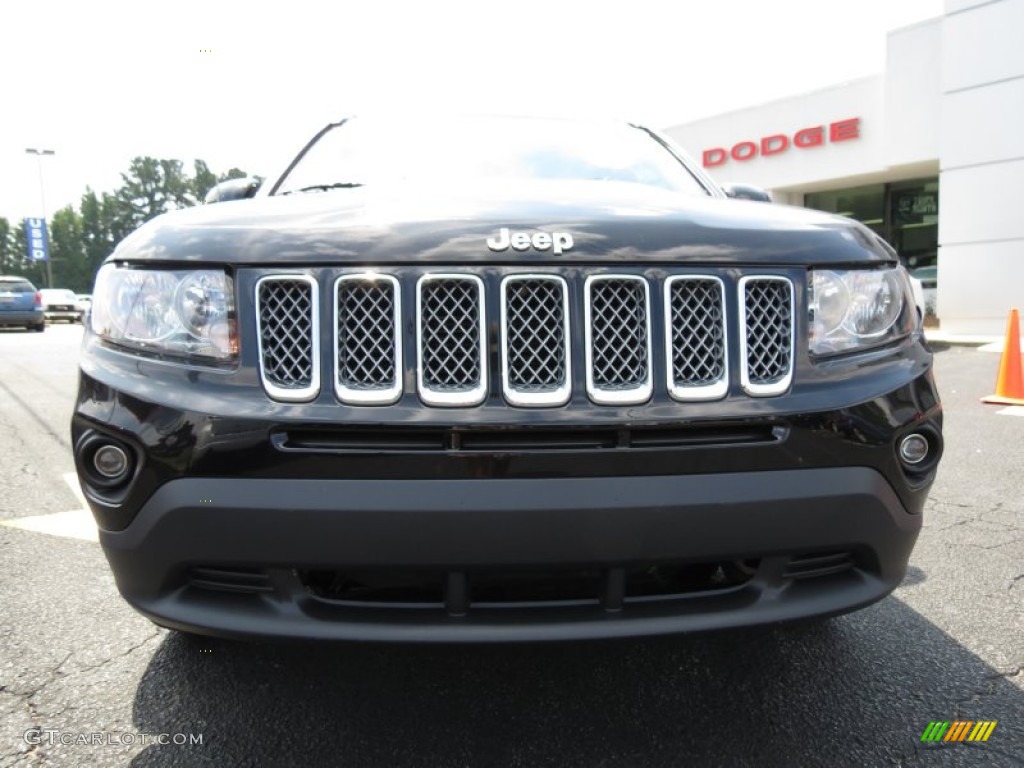 2014 Compass Latitude - Black / Dark Slate Gray photo #2