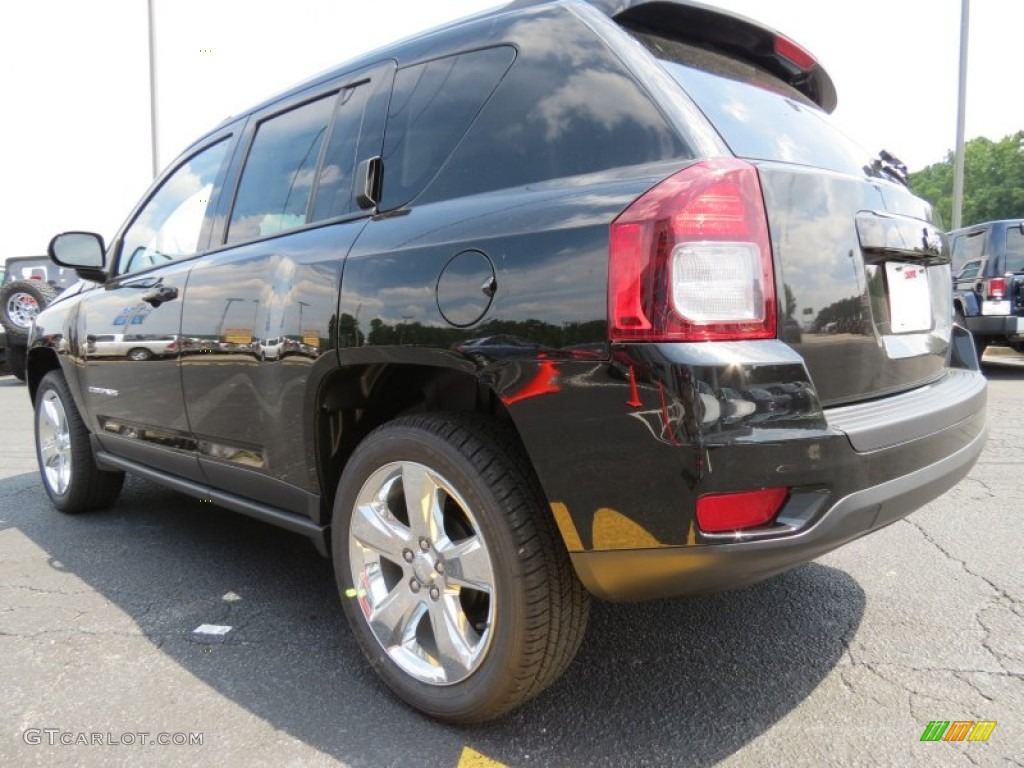 2014 Compass Latitude - Black / Dark Slate Gray photo #5