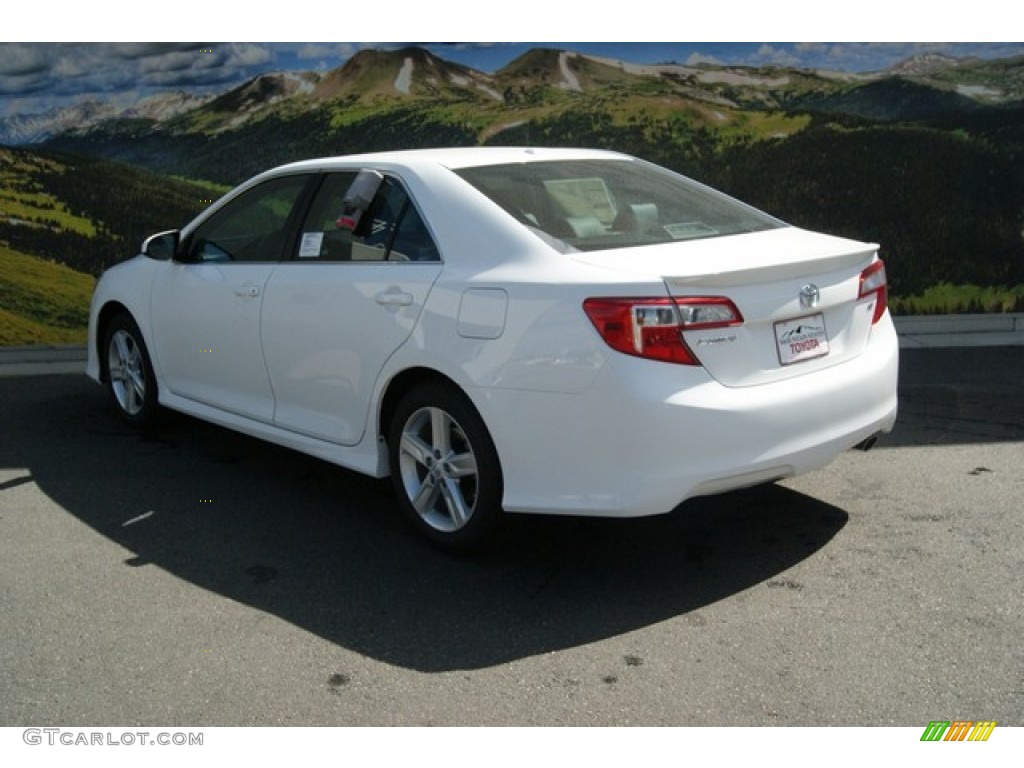 2013 Camry SE - Super White / Black photo #3
