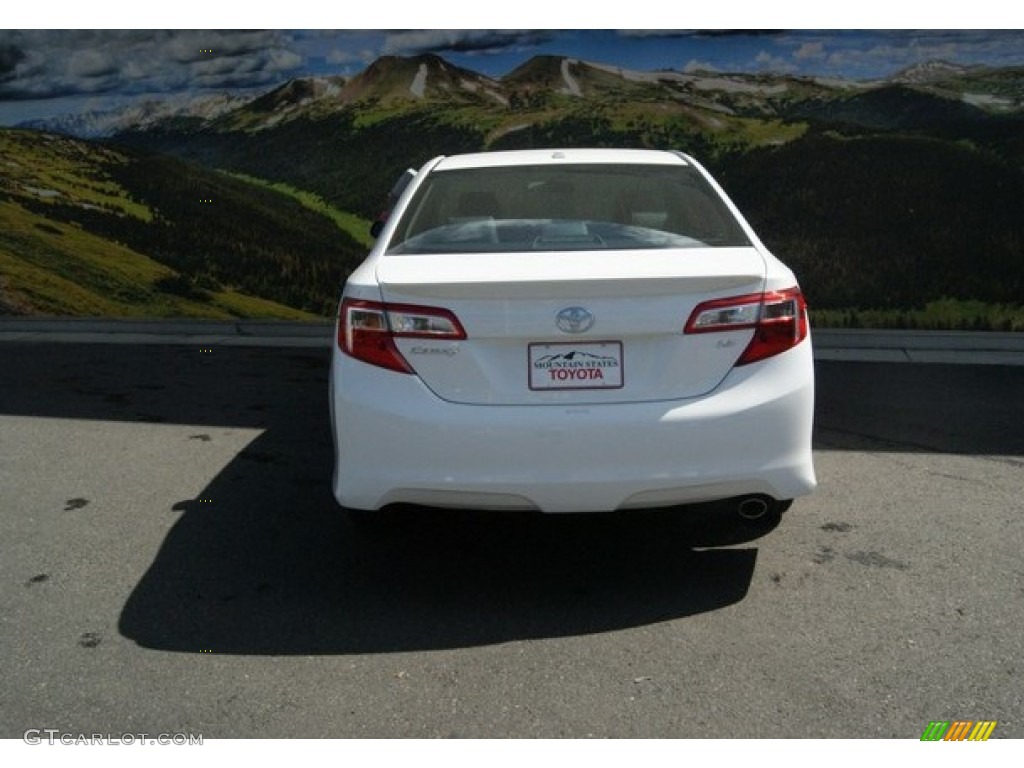 2013 Camry SE - Super White / Black photo #4