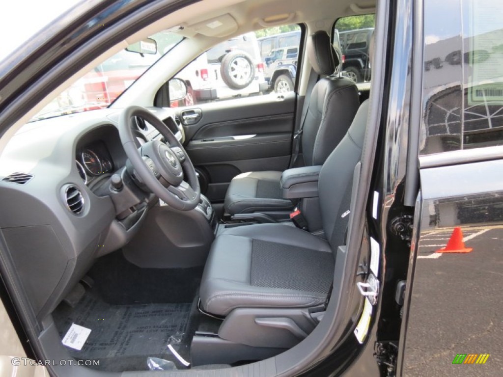 2014 Compass Latitude - Black / Dark Slate Gray photo #10