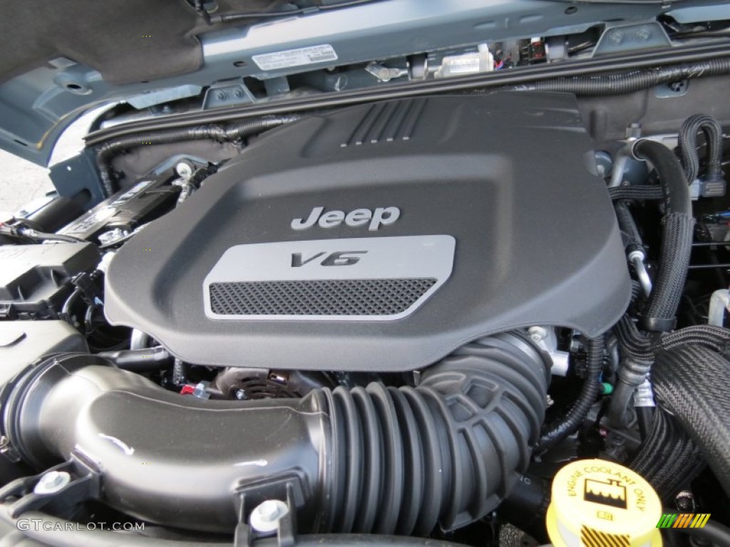 2014 Jeep Wrangler Unlimited Sahara 4x4 3.6 Liter DOHC 24-Valve VVT V6 Engine Photo #85390876
