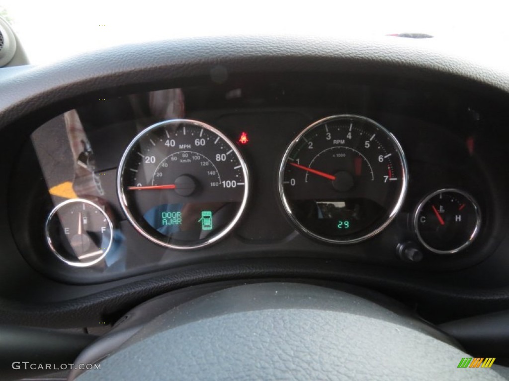 2014 Jeep Wrangler Unlimited Sahara 4x4 Gauges Photo #85391029