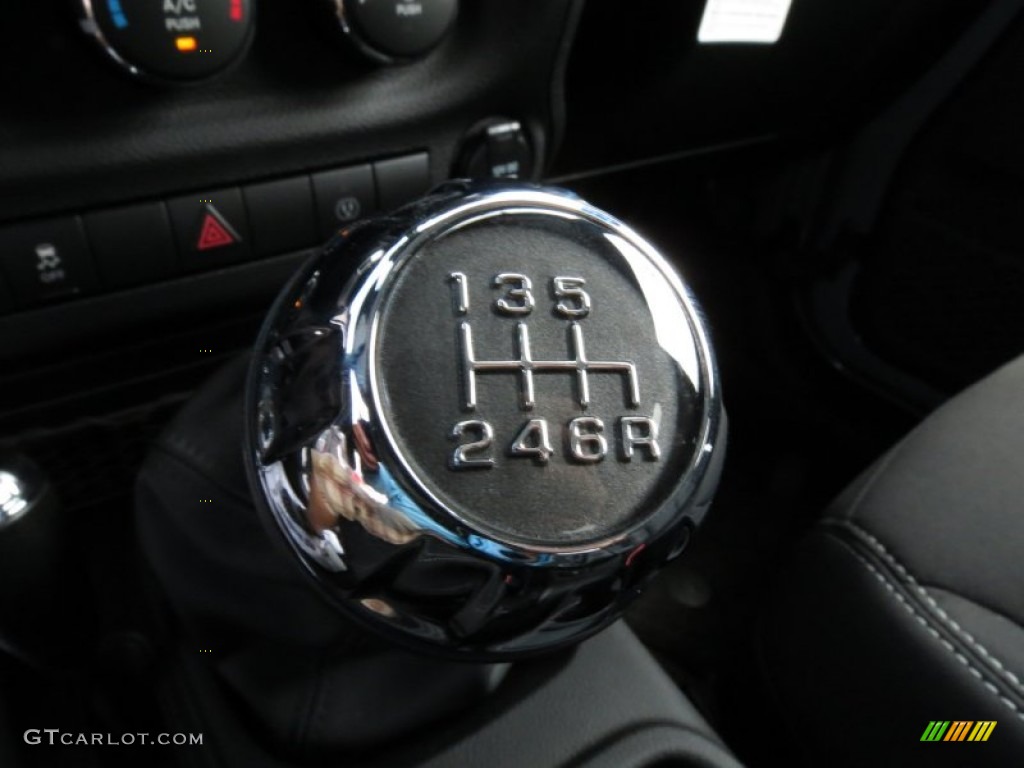2014 Jeep Wrangler Unlimited Sahara 4x4 6 Speed Manual Transmission Photo #85391074