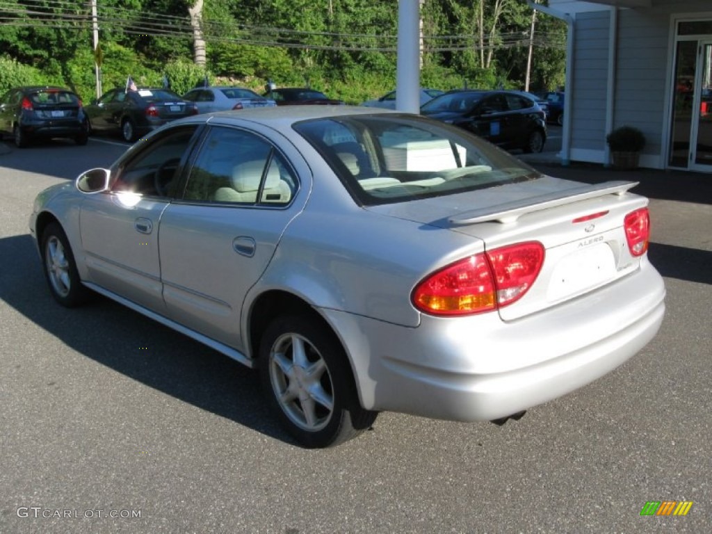 Sterling Metallic 2001 Oldsmobile Alero GL Sedan Exterior Photo #85391536
