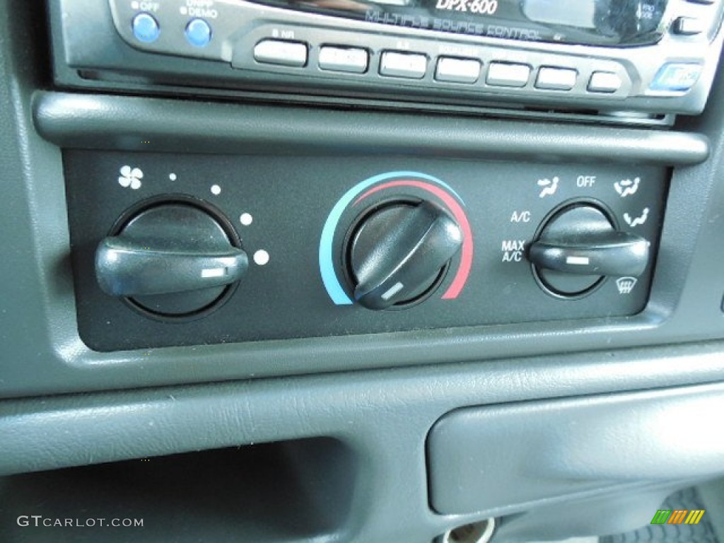 2002 Ford F350 Super Duty Lariat Crew Cab 4x4 Dually Controls Photo #85395358