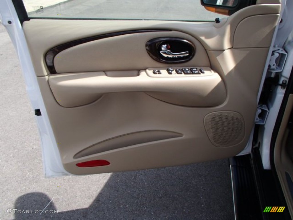 2004 Rainier CXL AWD - Olympic White / Light Cashmere photo #11
