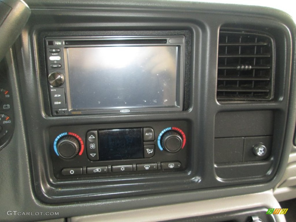 2005 Suburban 1500 LT 4x4 - Victory Red / Gray/Dark Charcoal photo #21