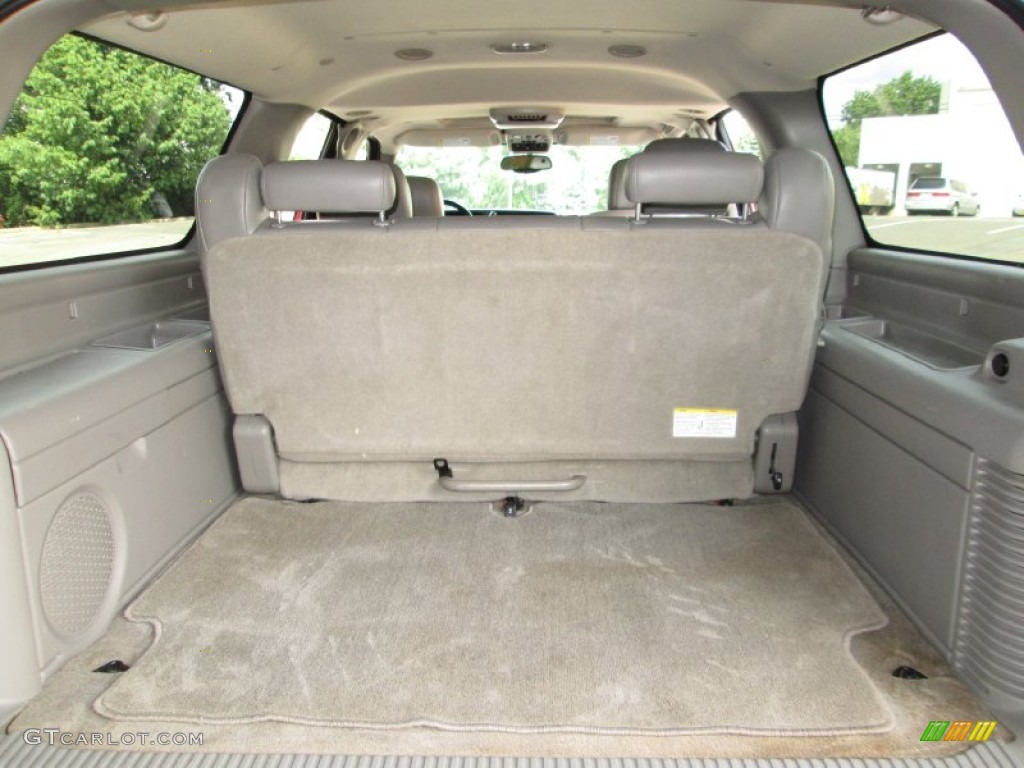 2005 Suburban 1500 LT 4x4 - Victory Red / Gray/Dark Charcoal photo #26
